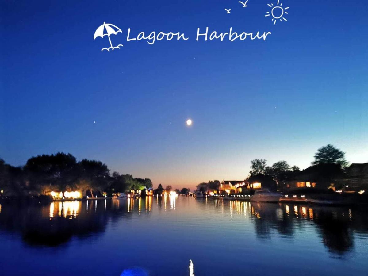 Lagoon Harbour Resort & Hotel 奥里利亚 外观 照片